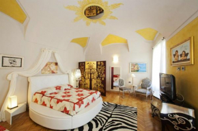 One bedroom appartement with shared pool enclosed garden and wifi at Mondovi Piazza CN
